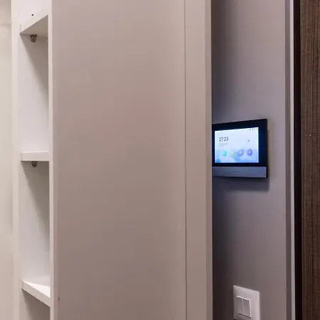 Apartmán Prestige Luxury - Prime Location - Private Garage Parking *