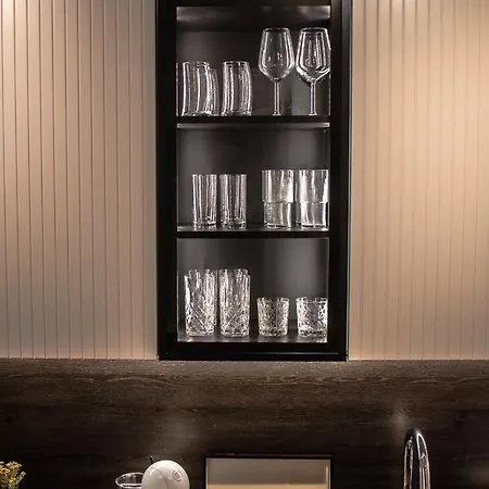 Prestige Luxury - Prime Location - Private Garage Parking * Sarajevo