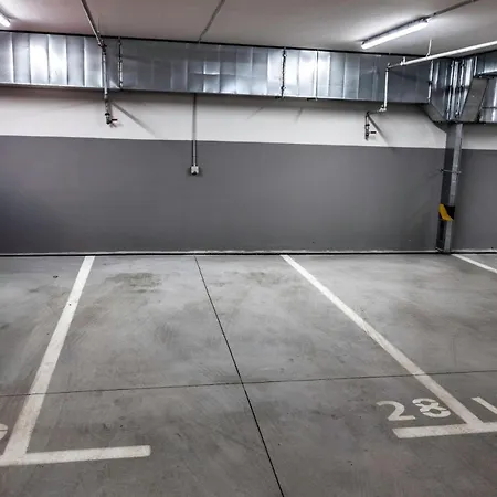 Prestige Luxury - Prime Location - Private Garage Parking * Sarajevo