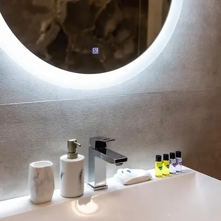 Prestige Luxury - Prime Location - Private Garage Parking Appartement *