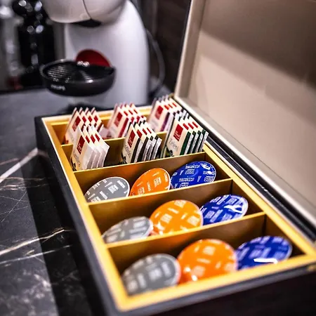 Prestige Luxury - Prime Location - Private Garage Parking