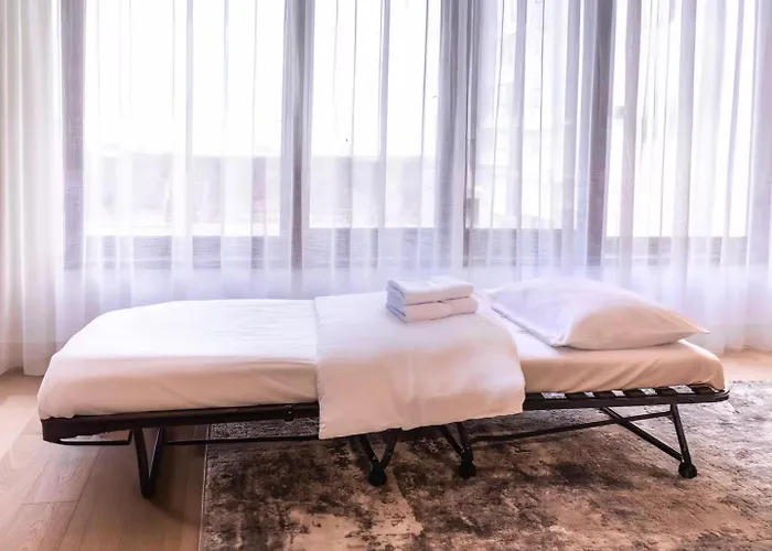 Prestige Luxury - Prime Location - Private Garage Parking * Sarajevo