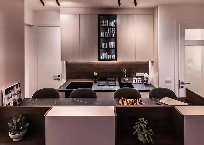 Prestige Luxury - Prime Location - Private Garage Parking Sarajevo