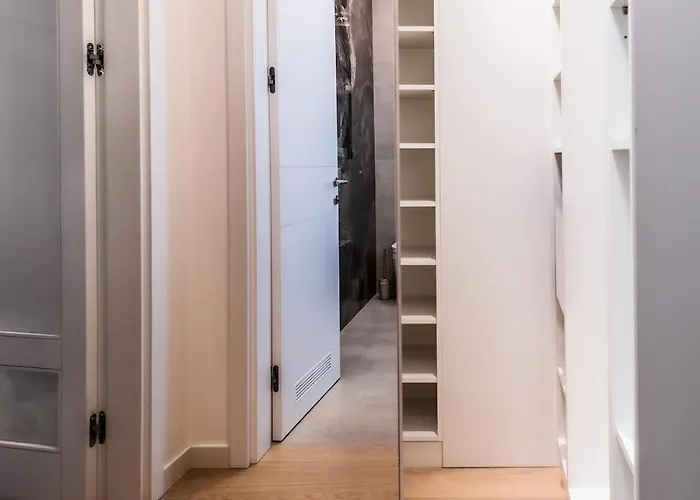 Prestige Luxury - Prime Location - Private Garage Parking Lejlighed *