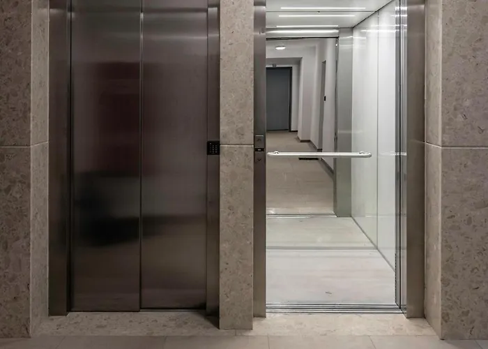 Prestige Luxury - Prime Location - Private Garage Parking Lejlighed Sarajevo